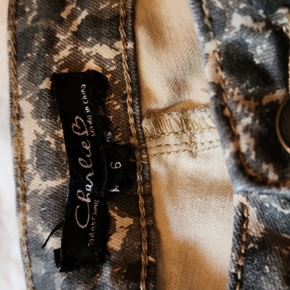 Charlie B animal print jeans sz 6 - Picture 2 of 6